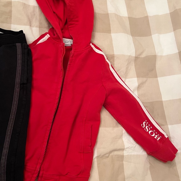 Children’s Hugo boss tracksuit size 4T - Picture 3 of 5